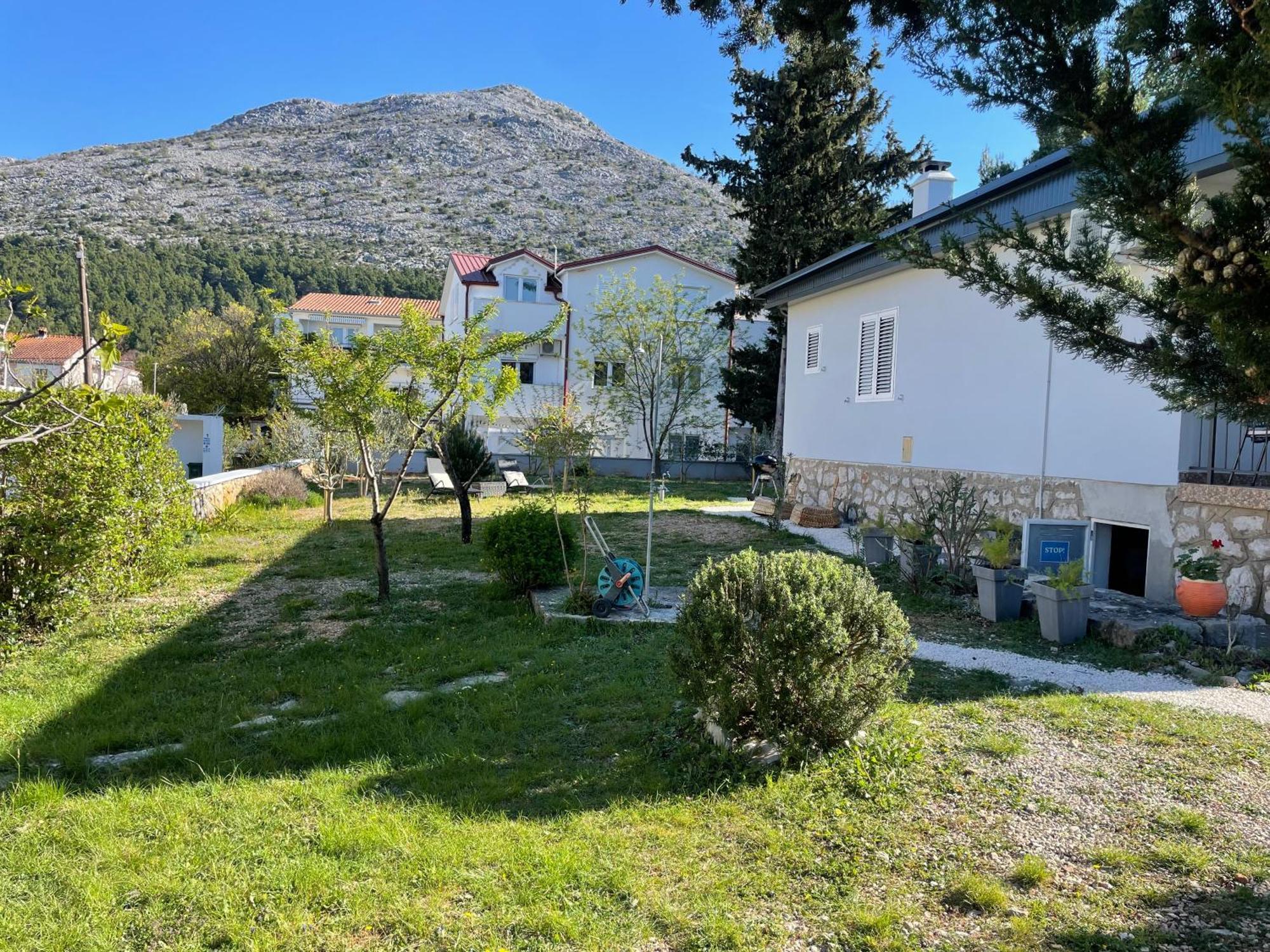 Holiday Home Lola - Large Outdoor Area Stari Grad Kültér fotó