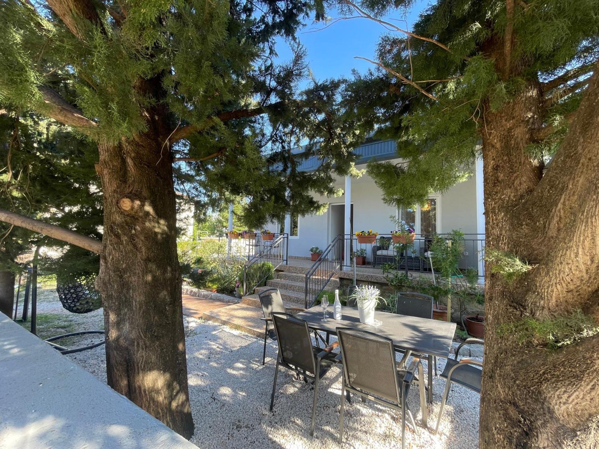 Holiday Home Lola - Large Outdoor Area Stari Grad Kültér fotó